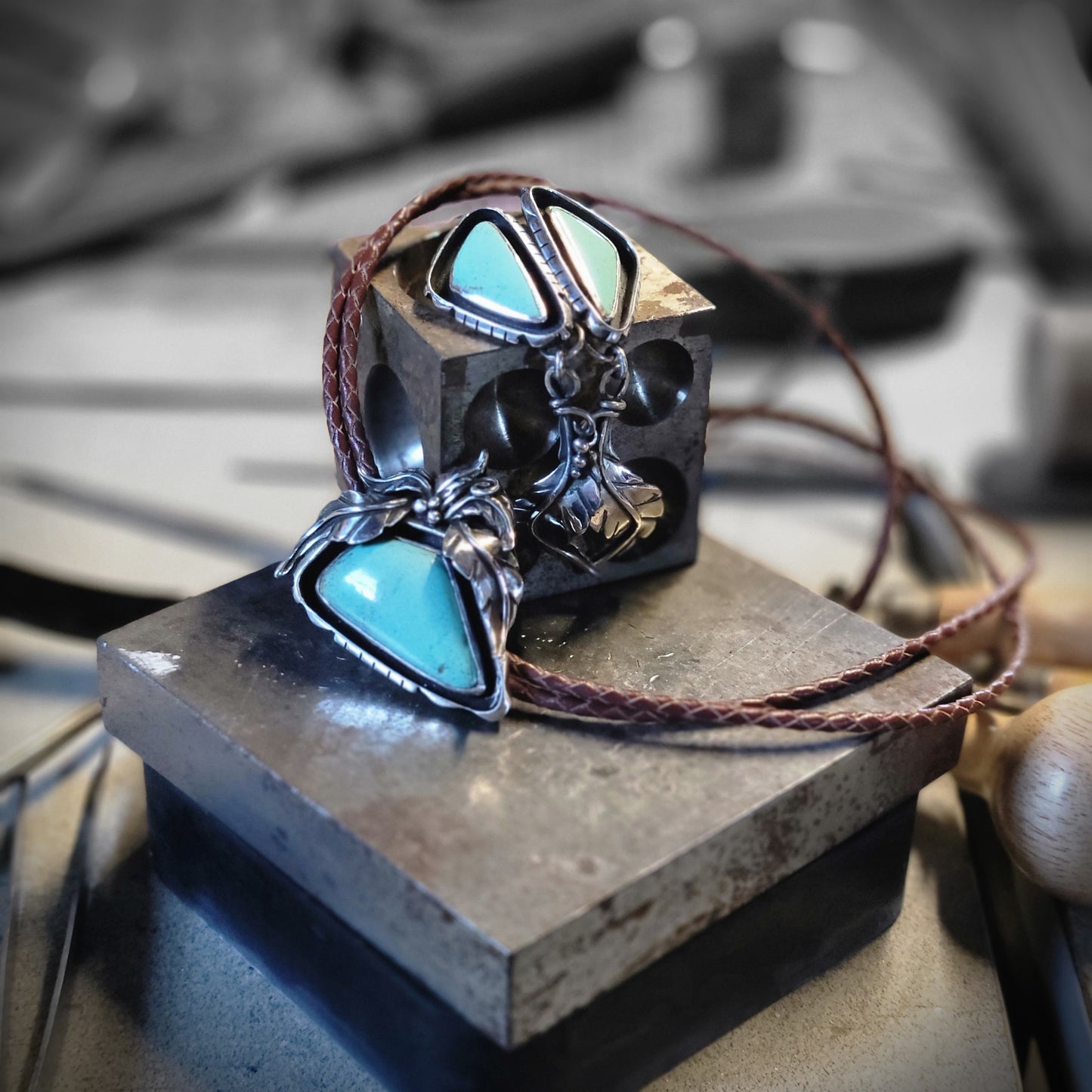 Kingman Turquoise Bolo and Earrings Set